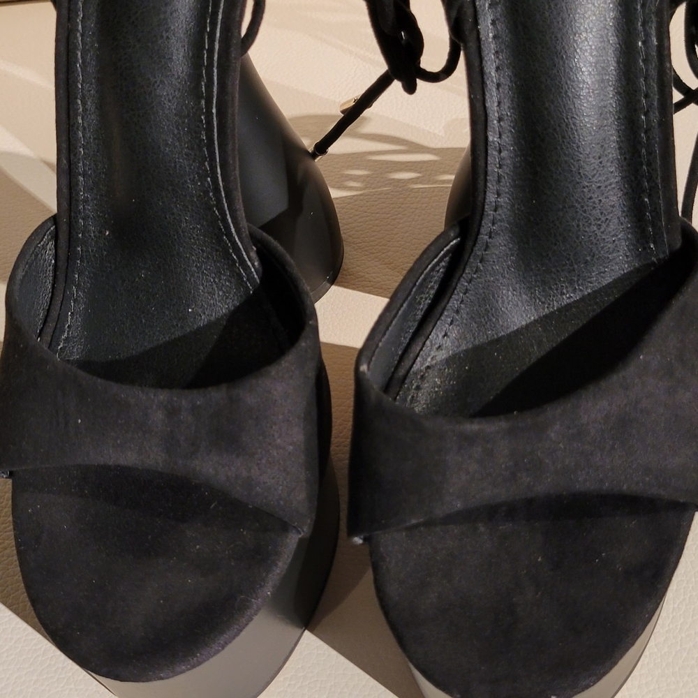 EGO Black "Bite Me" Peep Top Lace Up Platform Heels; Size 8.